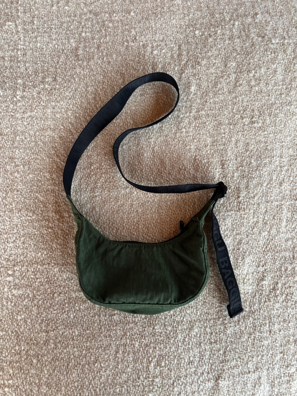 BAGGU Mini Crescent Bag